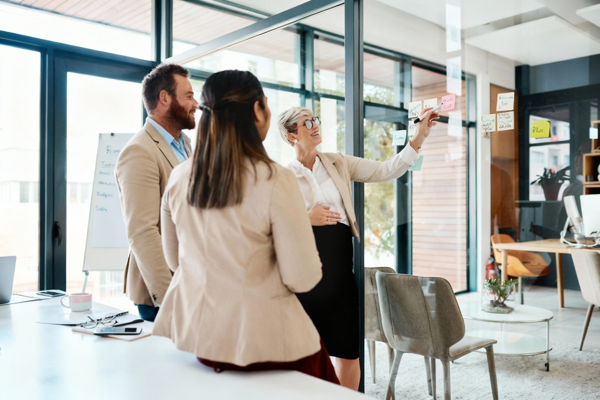 Ventajas de emprender con una franquicia inmobiliaria en lugar de hacerlo solo